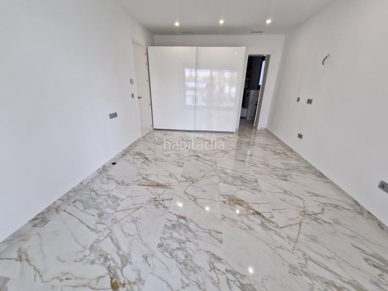 Foto 7bf4557c-cd88-44b6-8afe-8184b3316a9a. Chalet avec cheminée chauffage parking piscine dans Torrevieja