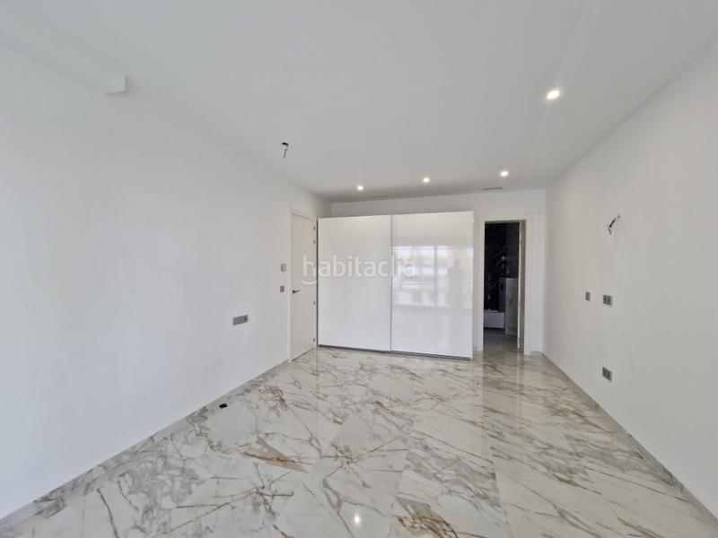 Foto 98b96337-3b99-4205-9043-2a18a18c0852. Chalet avec cheminée chauffage parking piscine dans Torrevieja