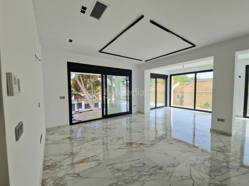 Foto aa7f26b5-7b65-4074-9390-085c536312c9. Chalet avec cheminée chauffage parking piscine dans Torrevieja