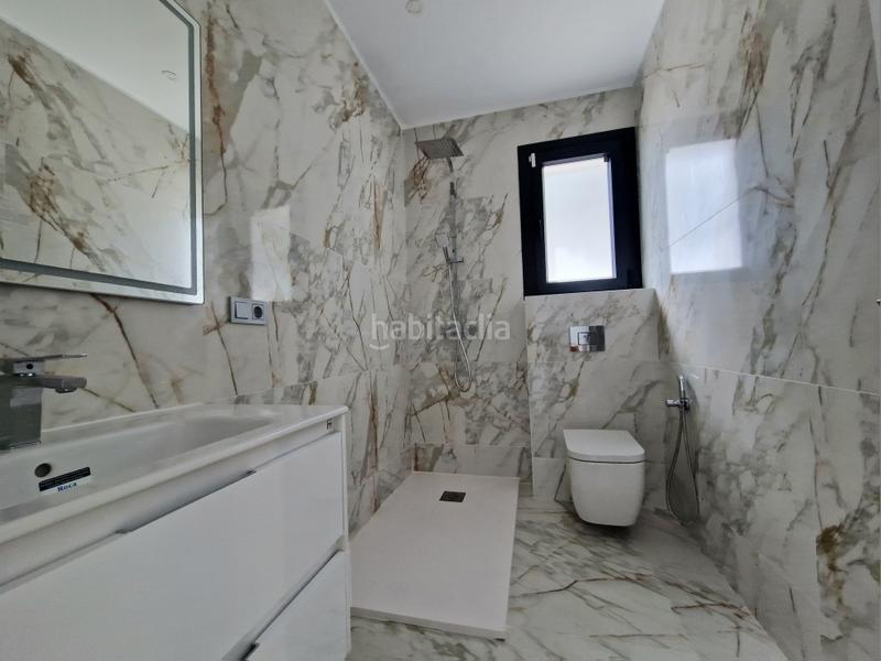 Foto f705d3a9-d074-4471-9a3c-0afa7145eee6. Chalet avec cheminée chauffage parking piscine dans Torrevieja