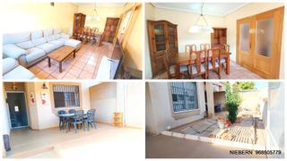Casa adosada en Barrio Peral-San Félix. ? chalet con gran terraza, patio y buhardilla en zona tranquila