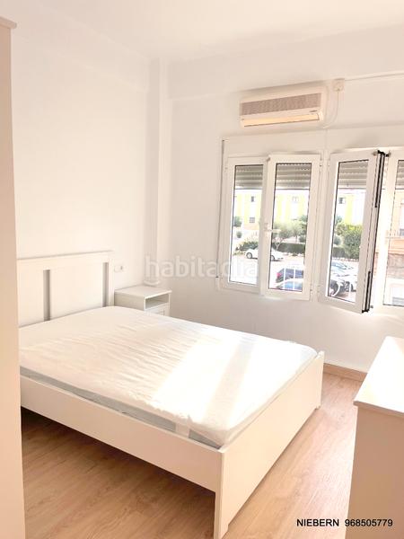 Foto 2211a209-ed7c-45f2-a029-8cb054667d16. Rent flat in Ensanche Cartagena