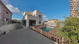 Casa en La Collada-Sis Camins. Gran casa con garaje y piscina