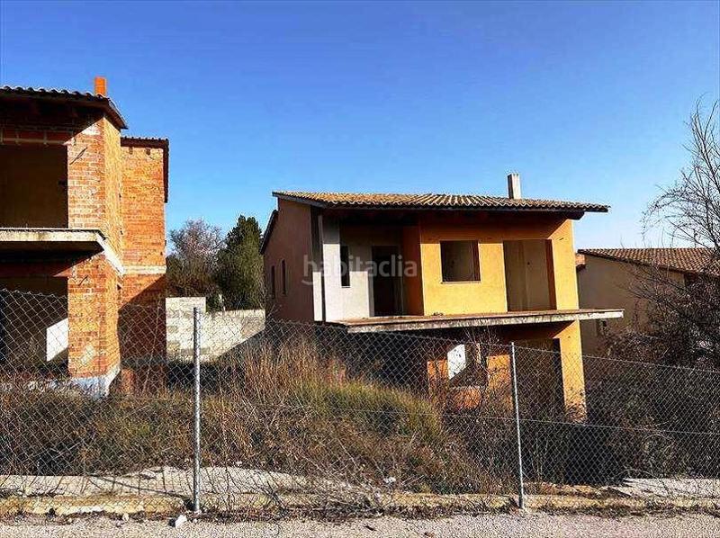 Foto 78070c47-e873-4f2e-9ebd-5a0f3e837374. Haus mit parking in Pontons