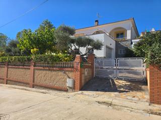Casa a Olèrdola. Casa unifamiliar en daltmar vive la calma, el sol y la naturalez