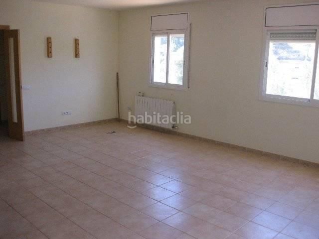 Foto 8a8ed273-b755-4e98-96e6-a25a51887ea6. Casa amb aparcament a Canyelles