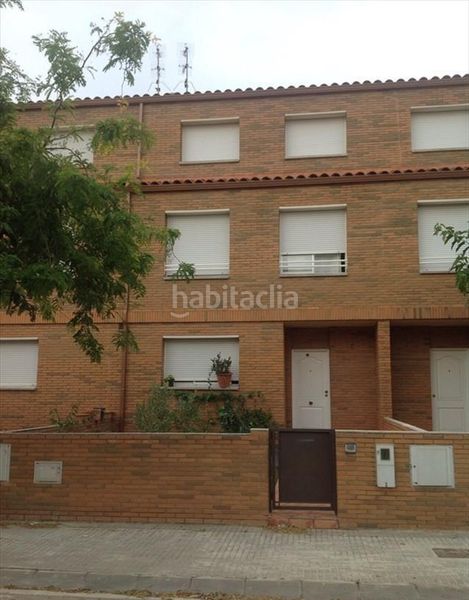 Foto 7408808c-1937-4fcf-a1bc-490b335174d3. Casa amb aparcament a Granada (La)