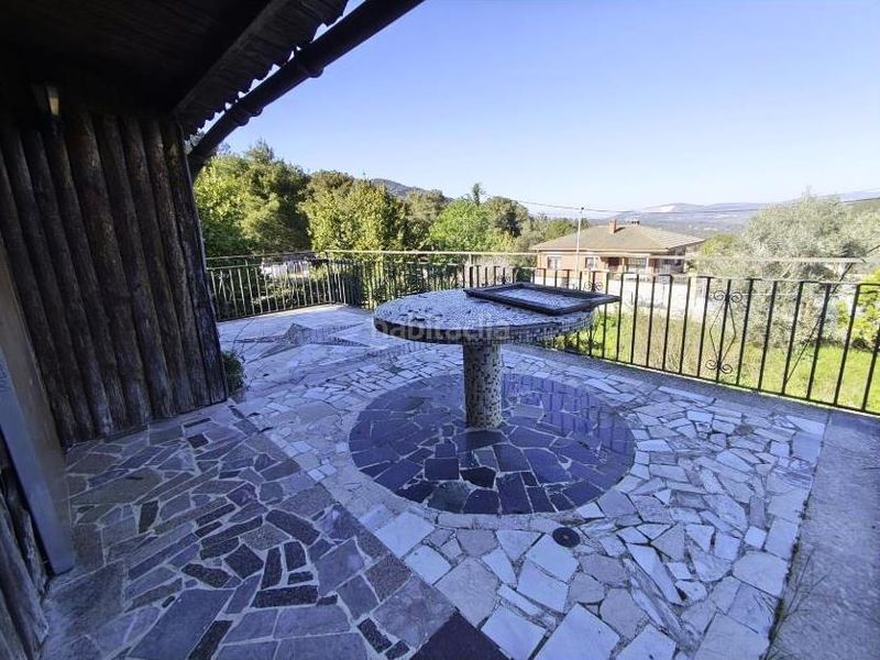 Foto ed318a02-41ee-475d-9526-361ca2fd1d7d. Casa amb aparcament a Canyelles