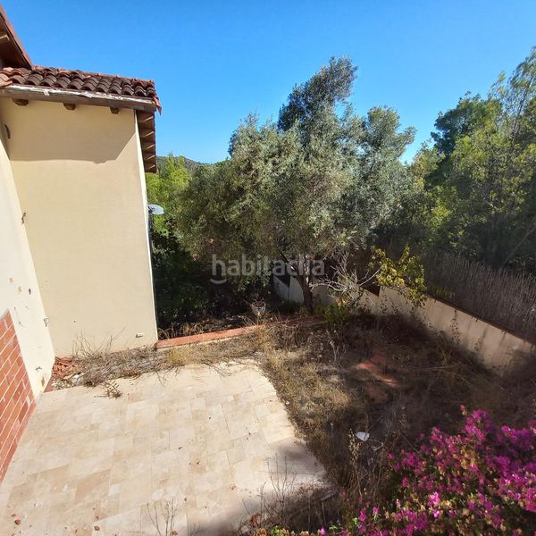 Foto 8c3f6b4a-18f9-4544-85df-9b85af6a41fc. Casa gran casa con piscina. en Olivella