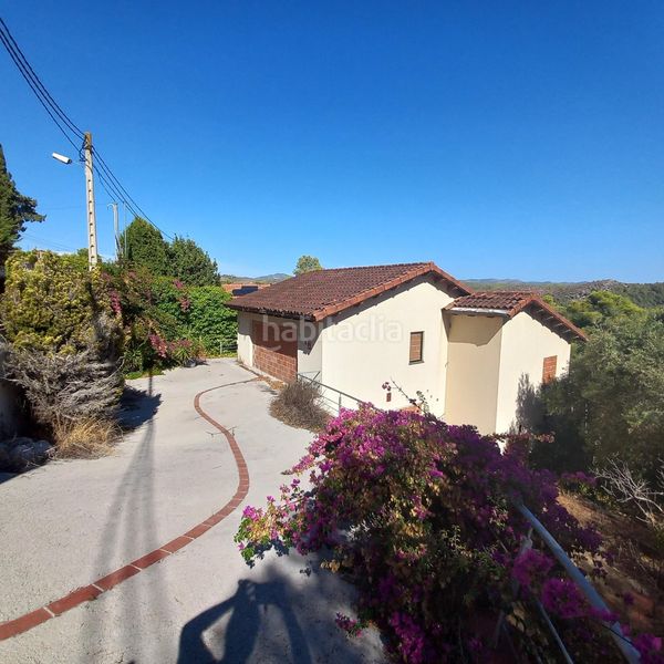 Foto f20455cb-d7ca-4aaa-8b22-c8886f5d10f4. Casa gran casa con piscina. en Olivella