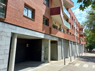 Aparcament cotxe a Carrer de la Vinya