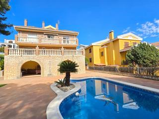 Maison  Calle comallarich. Espectacular casa en canyelles pueblo