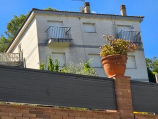 Casa  Carrer nuria. Con 2 plantas independientes y vistas excelentes