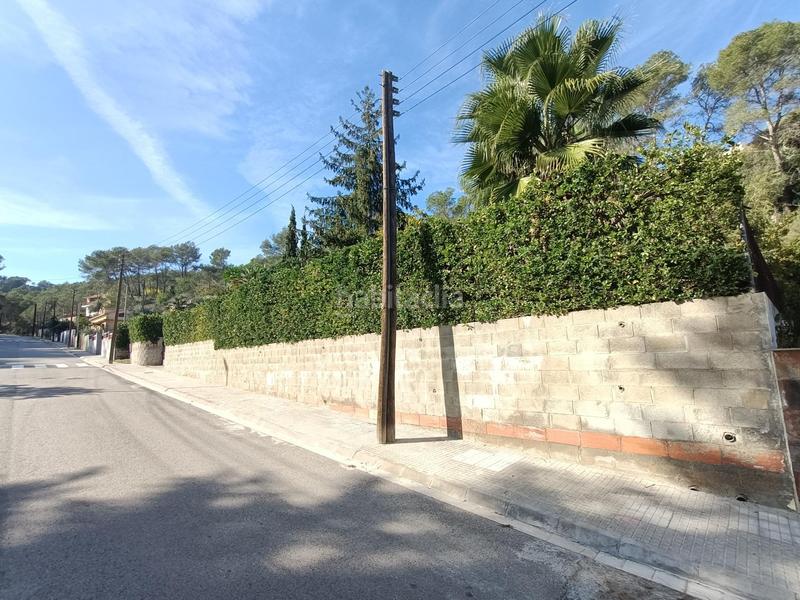 Foto b65ee0df-1090-402d-a9ed-72536fcef4a2. Terreno residencial en carrer cristofor colon 24 dos terrenos amplios y bien orientados! en Canyelles