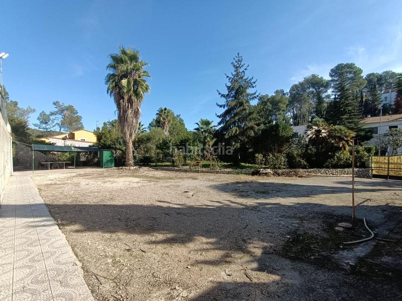 Foto bca5675d-5be3-4fa7-89d1-81baef204758. Terreno residencial en carrer cristofor colon 24 dos terrenos amplios y bien orientados! en Canyelles