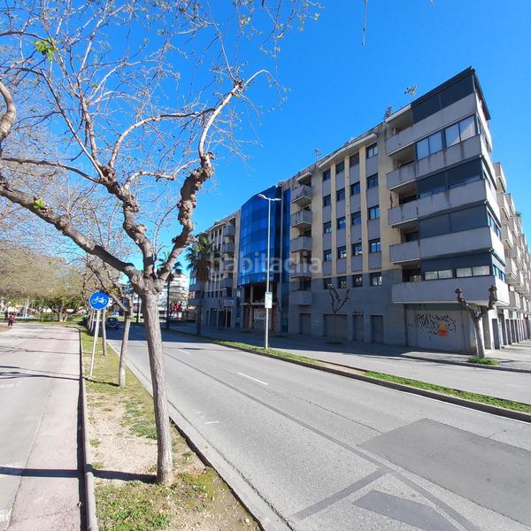 Foto fe39b431-2c8a-49fe-b266-7a8581b77984. Oficina edificio de oficinas con parking, en venta. en Vilanova i la Geltrú