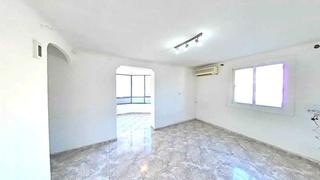 Flat  Carrer arago. Piso okupado.
