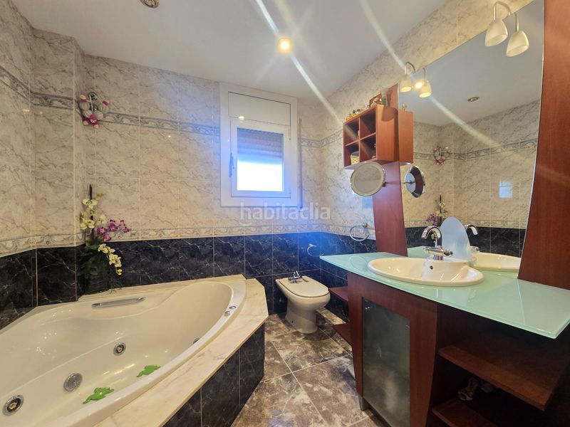 Foto 55abb4bd-86cd-44ee-be67-7c7e69e1e2d3. House with heating parking in Canyelles