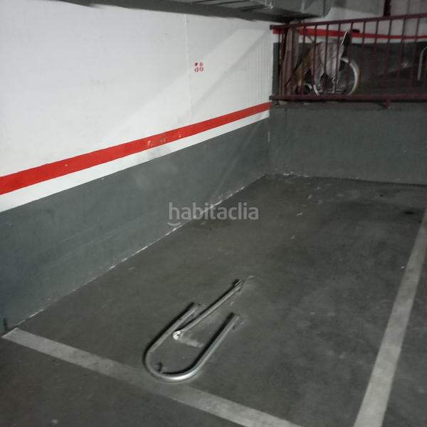 Foto 18d86f79-d76f-4581-9f93-d58d7f967bcd. Parking voiture dans Sant Sadurní d´Anoia