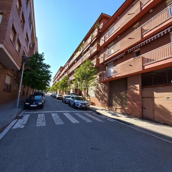 Foto 893e7e42-d471-417a-b1a0-4e3e7a384599. Parking voiture dans Sant Sadurní d´Anoia
