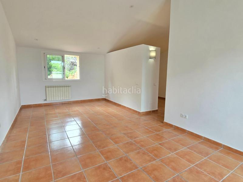 Foto c3478c40-c4c9-4802-a9f8-5abd97cc6277. Casa  independiente con piscina en el mismo pueblo espacio y calidad de vida entre el mar y el viñedo en Canyelles