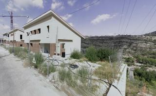 Casa adossada  Corral de la farga. Casa de obra nueva en construcción