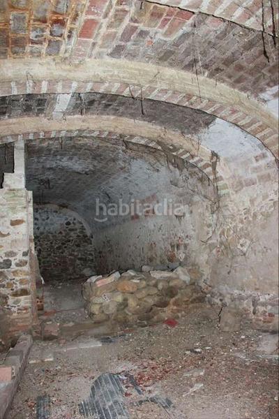 Foto b2fca630-db75-4954-a8ff-368a2d1bb2b0. Casa en carrer doctor clos 37 en Peralada