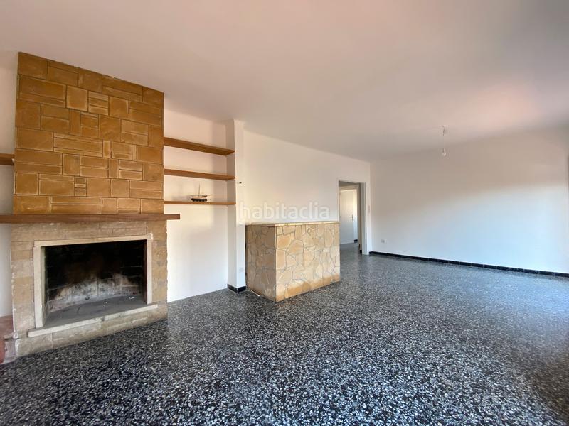 Foto 1d2a1fda-d4c8-4fe4-8810-3e1e147931db. Xalet a carrer de pau casals 9 a Castelló d´Empúries