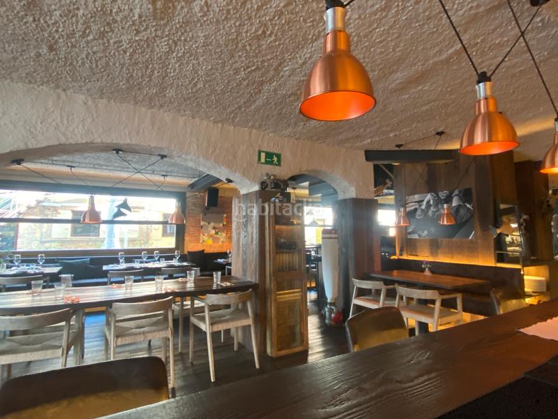 Foto 0334cc15-3ea7-44c3-98c5-bdd7d11d61d7. Rent business premise in avenida joan carles 6 in Empuriabrava