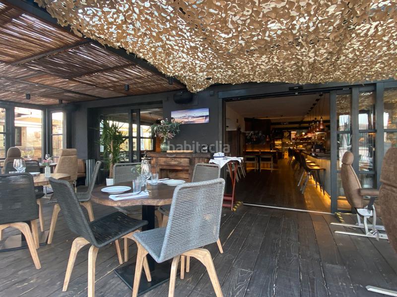 Foto d7e83fbc-2261-44e2-b223-b4049f3a62b2. Rent business premise in avenida joan carles 6 in Empuriabrava