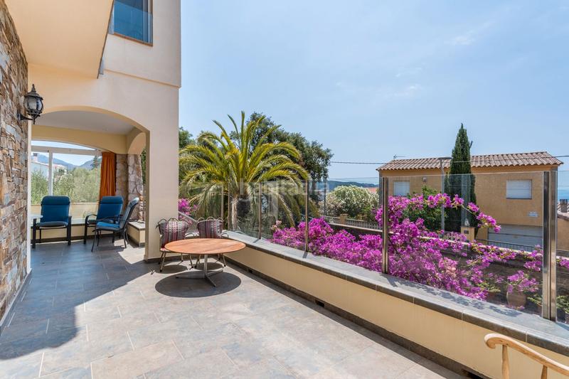 Foto 916bd90f-7942-4089-b9ca-bef8a4579554. Chalet en carrer castella 5 en Nord Roses