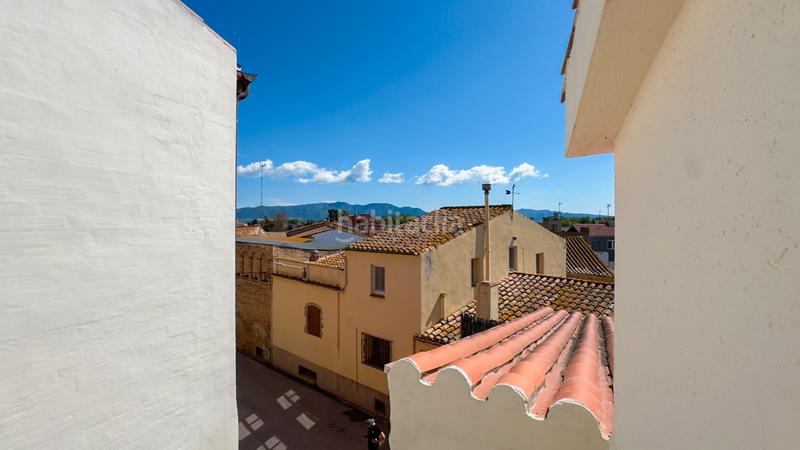 Foto c8dbec4c-61a2-4bd3-8679-f3b3582c9137. Masía en carrer del forn baix 18 en Castelló d´Empúries
