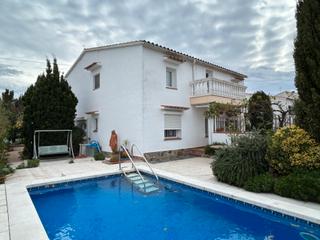 Chalet  Carrer mare de la font/castellonou 74