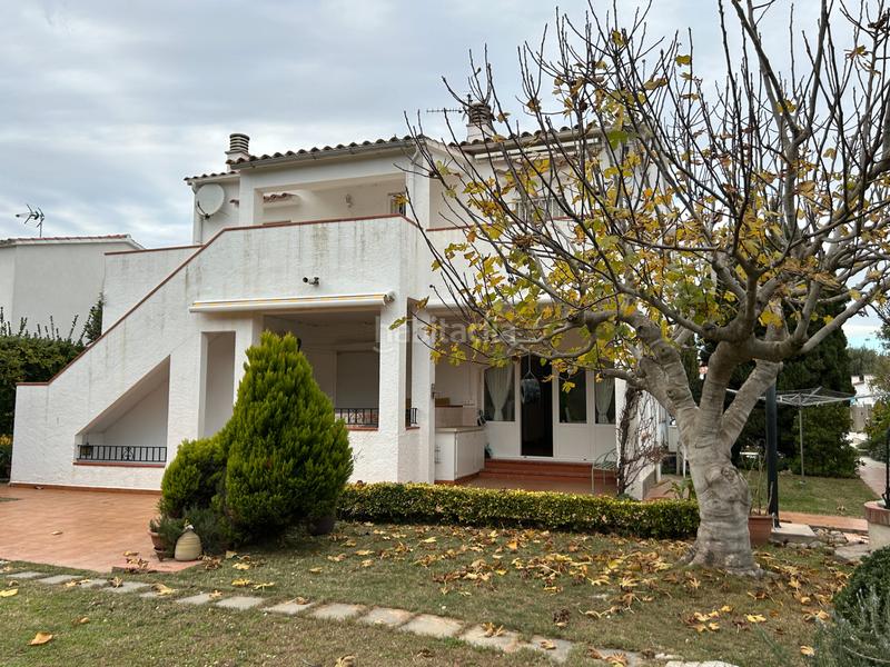 Foto c832672f-6977-4868-bc80-26513794fcc7. Chalet en carrer mare de la font/castellonou 74 en Castelló d´Empúries