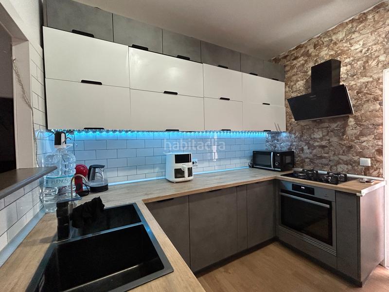 Foto 1dee823a-494e-4162-a221-9efe5d50bec6. Casa adossada a travessia mar 6 a Castelló d´Empúries