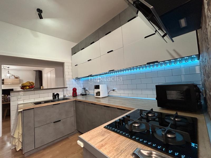 Foto 4ddc0d70-7a48-4e8c-971c-23b2c1096f11. Casa adossada a travessia mar 6 a Castelló d´Empúries