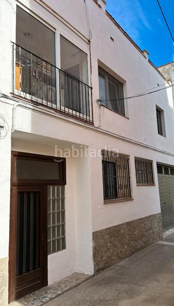 Foto 67740ba8-c117-405c-b9b1-5c96be338046. Casa adossada a travessia mar 6 a Castelló d´Empúries