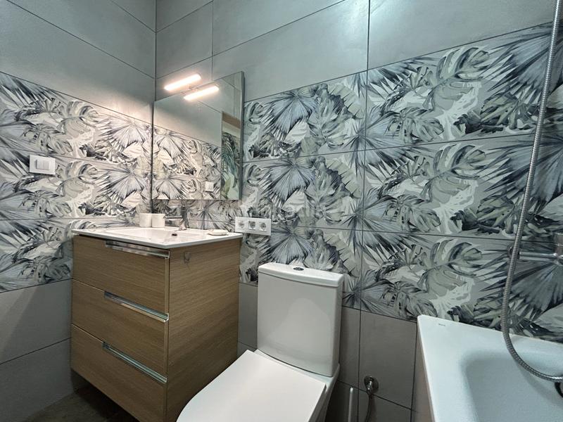 Foto 6d76903e-3147-4f7b-957f-143c36d73b82. Casa adossada a travessia mar 6 a Castelló d´Empúries