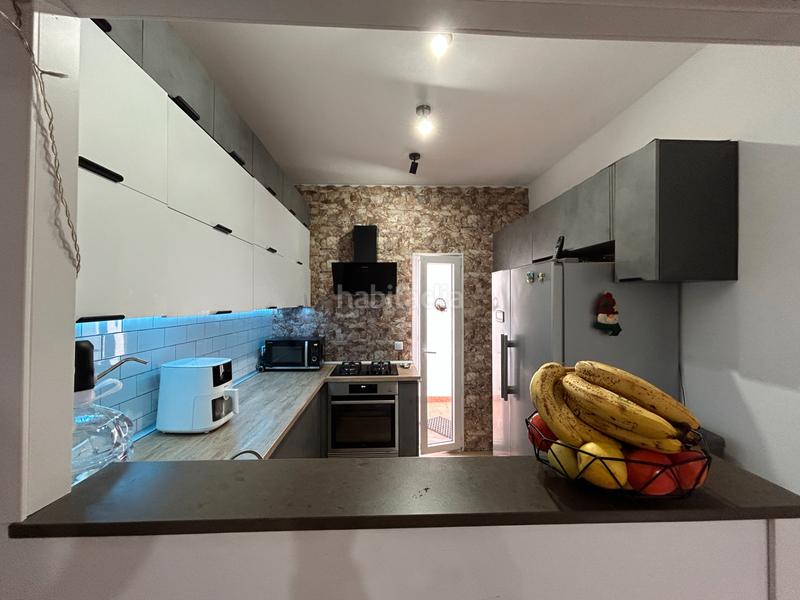 Foto 8e0a189a-e40f-47ae-85bc-88f18be11b89. Casa adossada a travessia mar 6 a Castelló d´Empúries