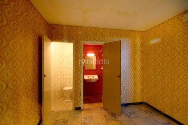 Foto 9cc942b0-3ddc-493e-aee3-2b22b5938ba2. Casa adossada a travessia mar 6 a Castelló d´Empúries