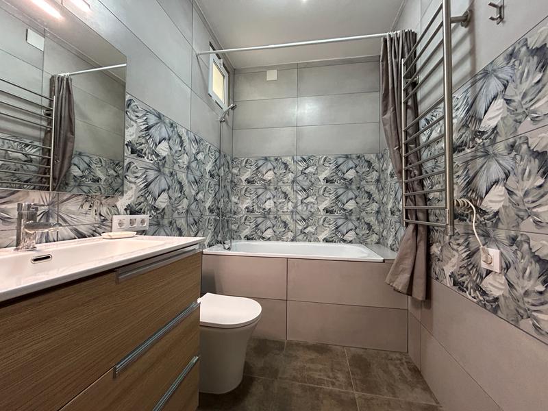 Foto eb480b21-4856-4118-8b61-ce3ef02bff7e. Casa adossada a travessia mar 6 a Castelló d´Empúries