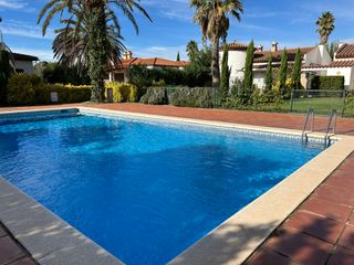 Casa aparellada a Carrer clavells 32