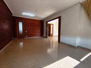 Etagenwohnung in Avenida valencia 36