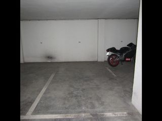 Autoparkplatz  Vicente andres estelles. Se vende plaza de garaje de 15 m2 amplia y cómoda de aparcar en