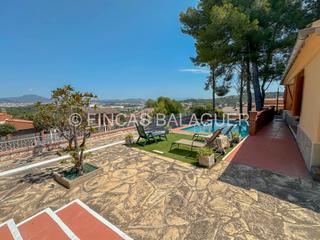 Maison  Carrer del narcís. Casa con mucho terreno y piscina