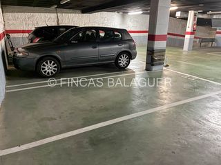 Aparcament cotxe a Carrer de Miquel Àngel 25