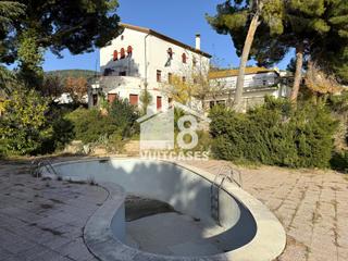 Casa en Premià de Dalt. Casa con muchas centrica con vistas  y terreno con muchas posibi