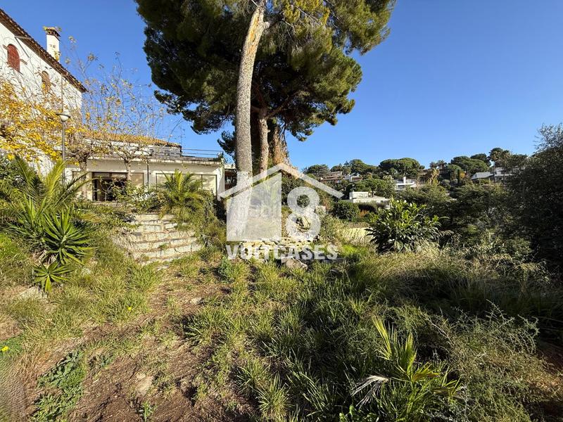 Foto 84372cc9-d866-476e-a2b0-900f5f12d8ea. Casa  con muchas centrica con vistas y terreno con muchas posibilidades en Premià de Dalt