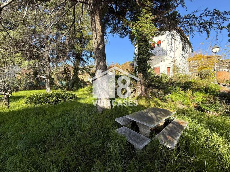 Foto 919ba2d4-b9bd-4e5f-9386-8e49a5224781. Casa  con muchas centrica con vistas y terreno con muchas posibilidades en Premià de Dalt