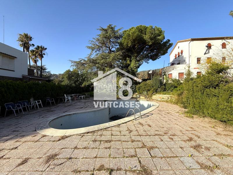 Foto 91ab6b52-d58f-4a7b-9d64-fe0ebfbf79db. Casa  con muchas centrica con vistas y terreno con muchas posibilidades en Premià de Dalt